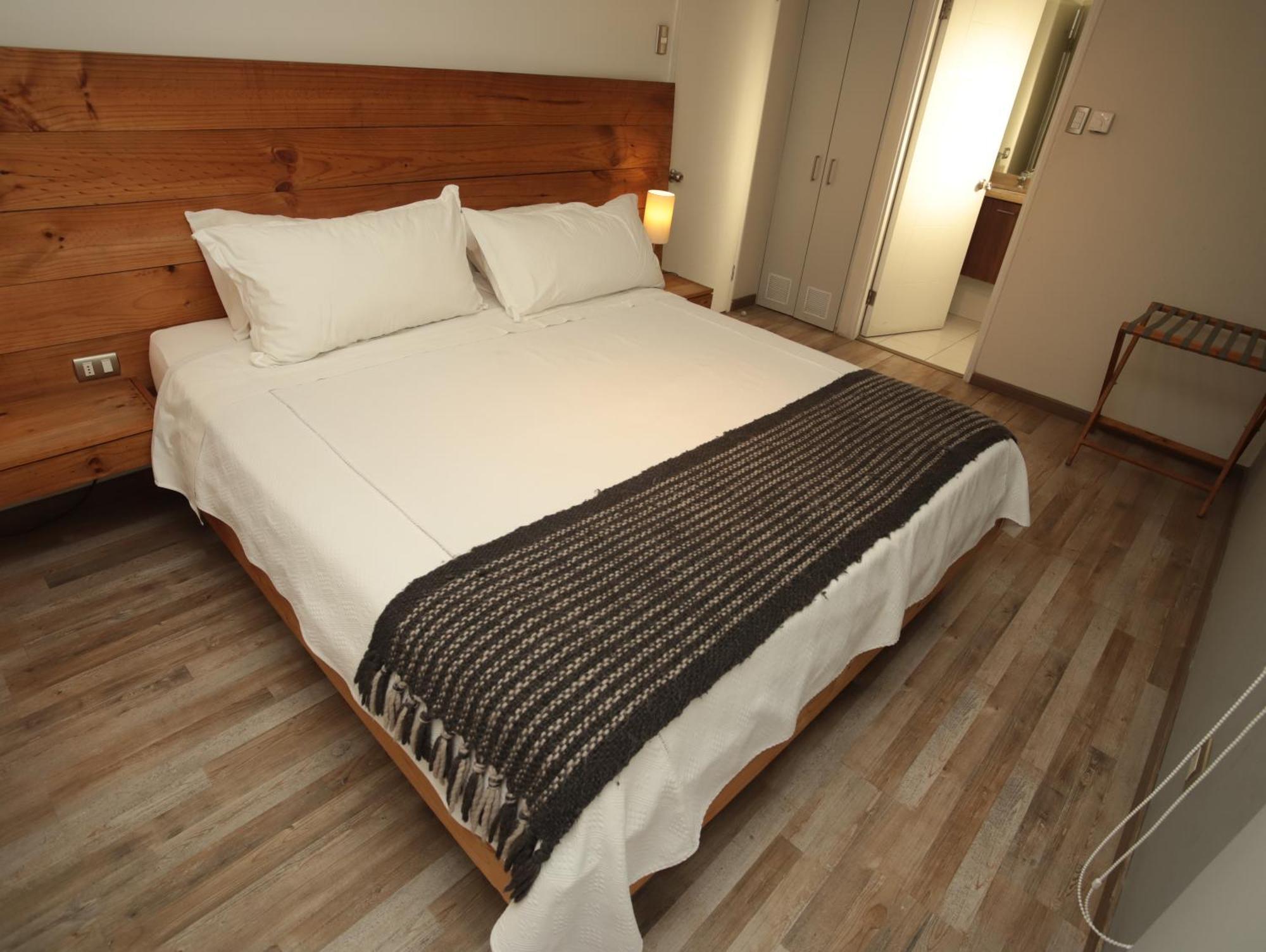 De Triana Aparthotel